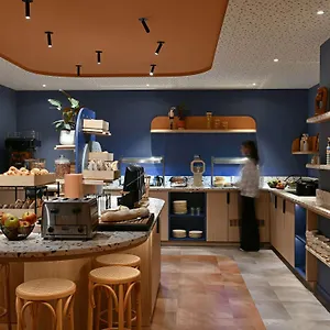 Ibis Styles Airport Aero 44 Szálloda