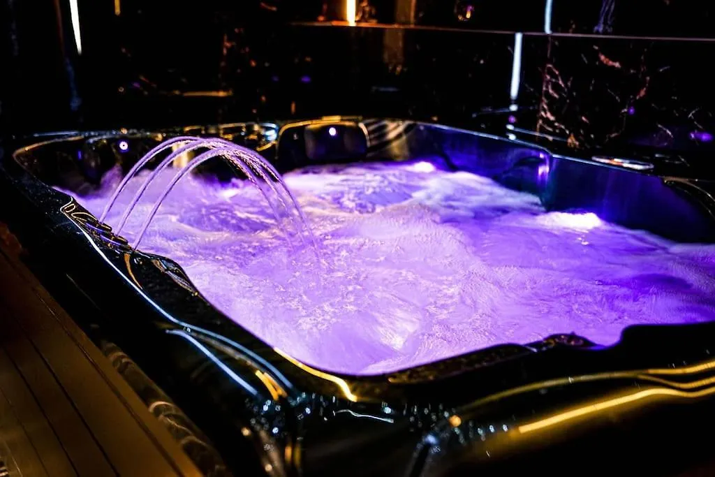 Holiday home Logement Prive Avec Jacuzzi Haut De Gamme ! Pres De L'Aeroport De Charleroi