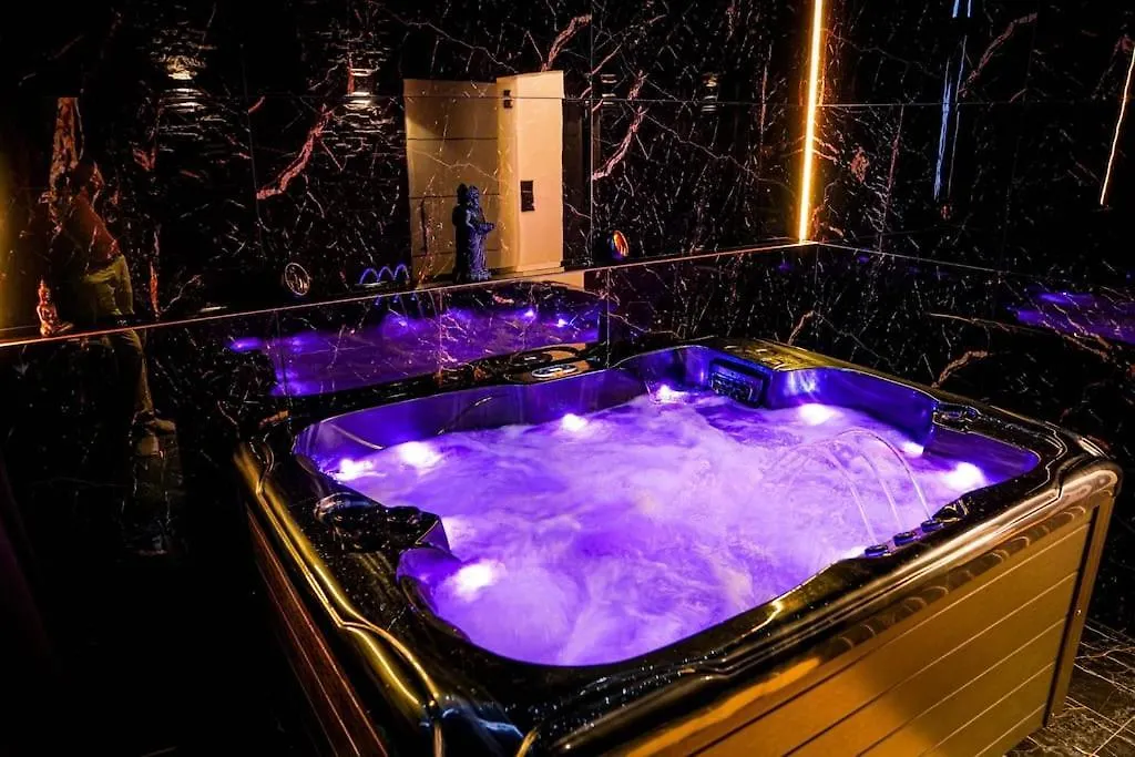 Logement Prive Avec Jacuzzi Haut De Gamme ! Pres De L'Aeroport De Charleroi