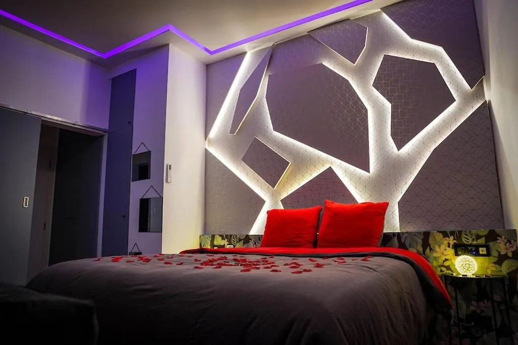 Logement Prive Avec Jacuzzi Haut De Gamme ! Pres De L'Aeroport De Charleroi Belgium