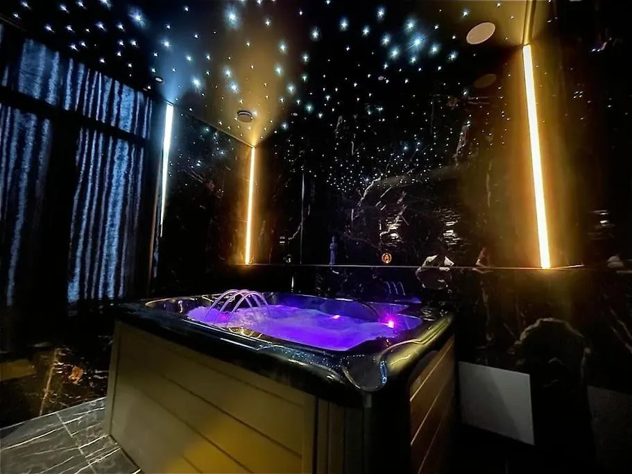 Logement Prive Avec Jacuzzi Haut De Gamme ! Pres De L'Aeroport De Charleroi